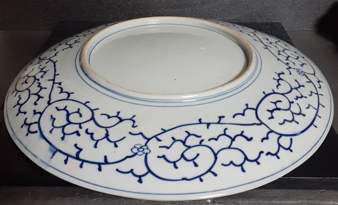 江戸時代後期　古伊万里　染付　窓絵に松竹梅　唐草文様　裏　たこ唐草文様　特大大皿