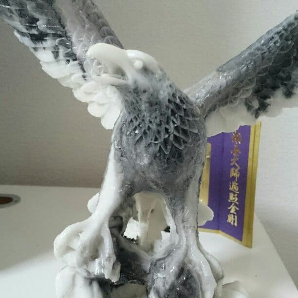 天然大理石オブジェ【鷹】ベトナムダナン マーブルマウンテン産