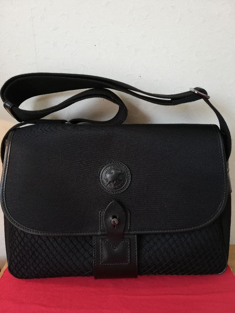 ★ハンティングワールド ショルダーバッグ　ブラック　 レザー×キャンバス　A4可