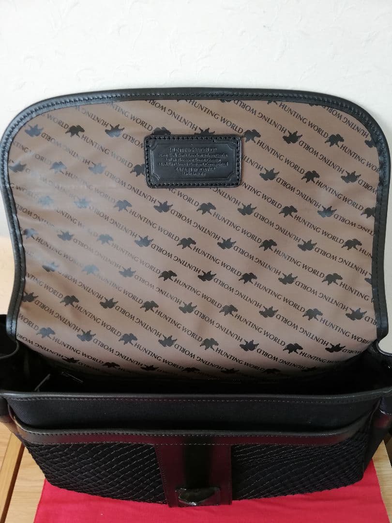 ★ハンティングワールド ショルダーバッグ　ブラック　 レザー×キャンバス　A4可