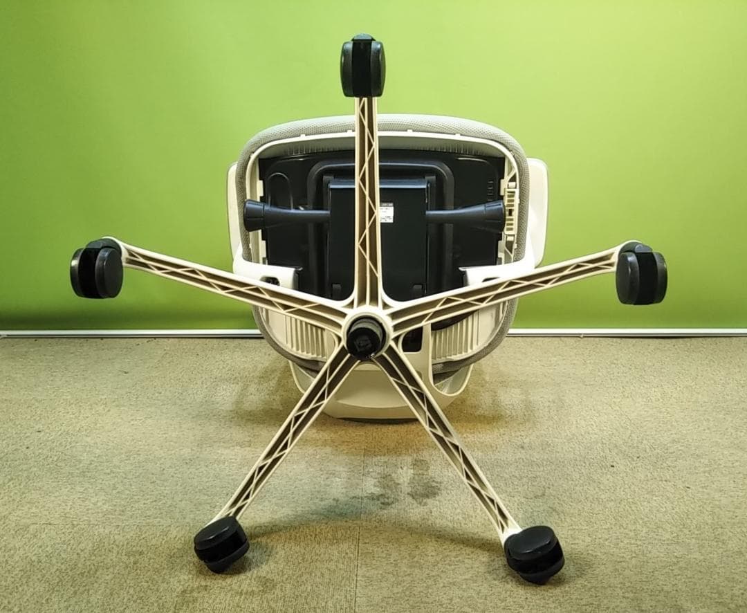 bm　オカムラ　シルフィーチェア　前傾機能　ハイバック　メッシュタイプ　中古