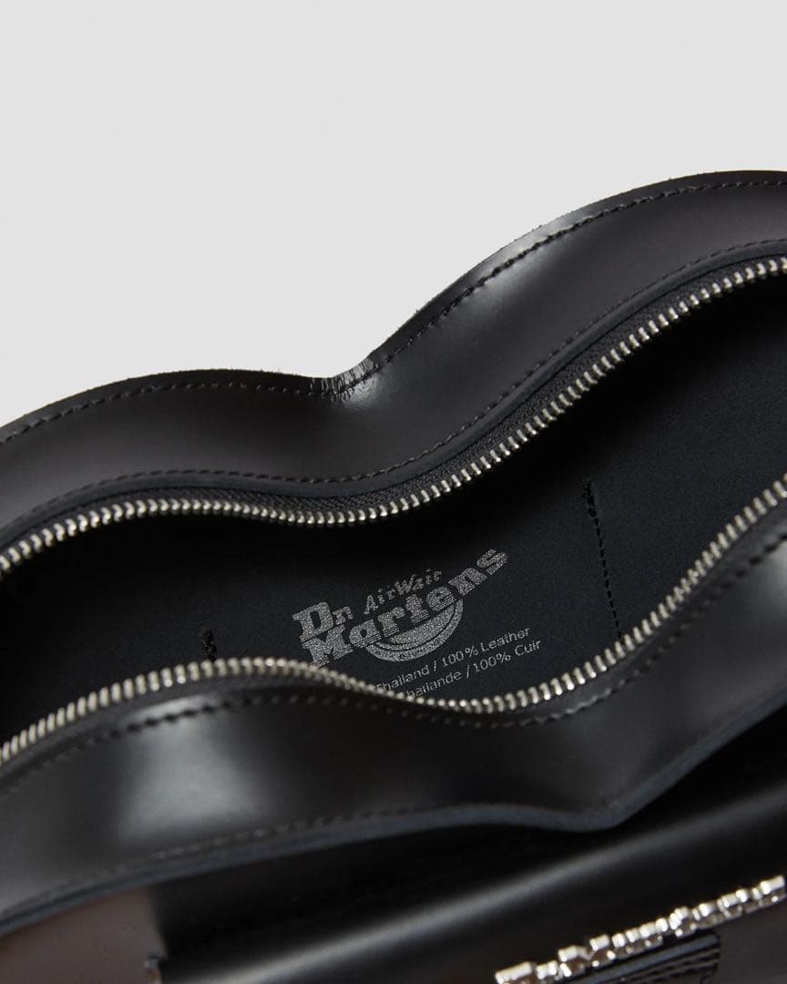 Dr.Martens ドクターマーチン ハートバッグパック BLACK