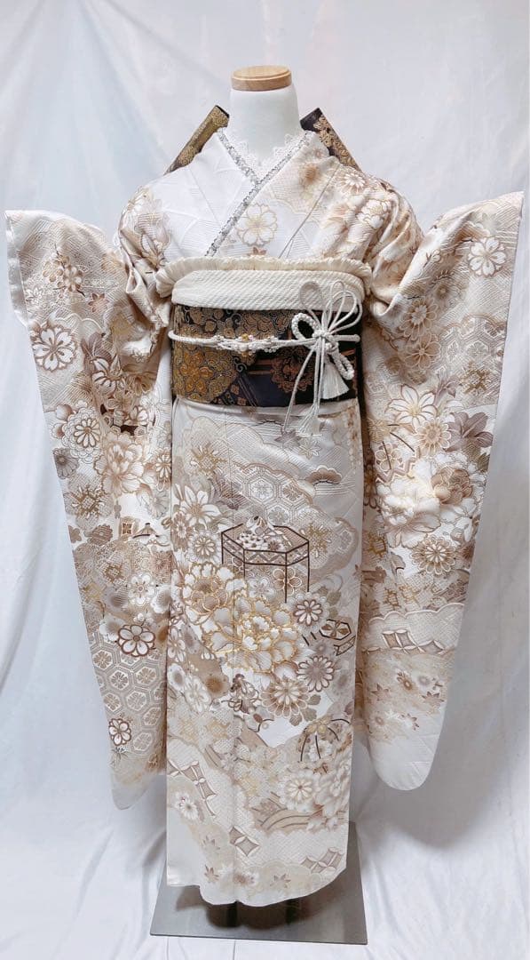 みどり 振袖 クリーム色と金色の花柄 成人式 振袖7点セット
