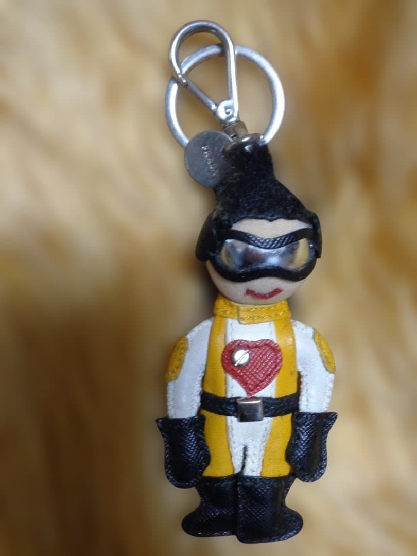 プラダ　ヒーローキャラクター キーホルダー