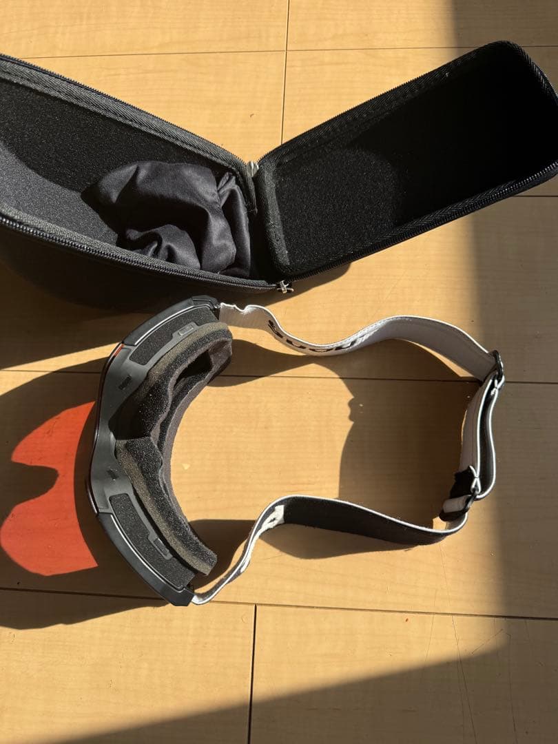 anon ゴーグル　ケース付き