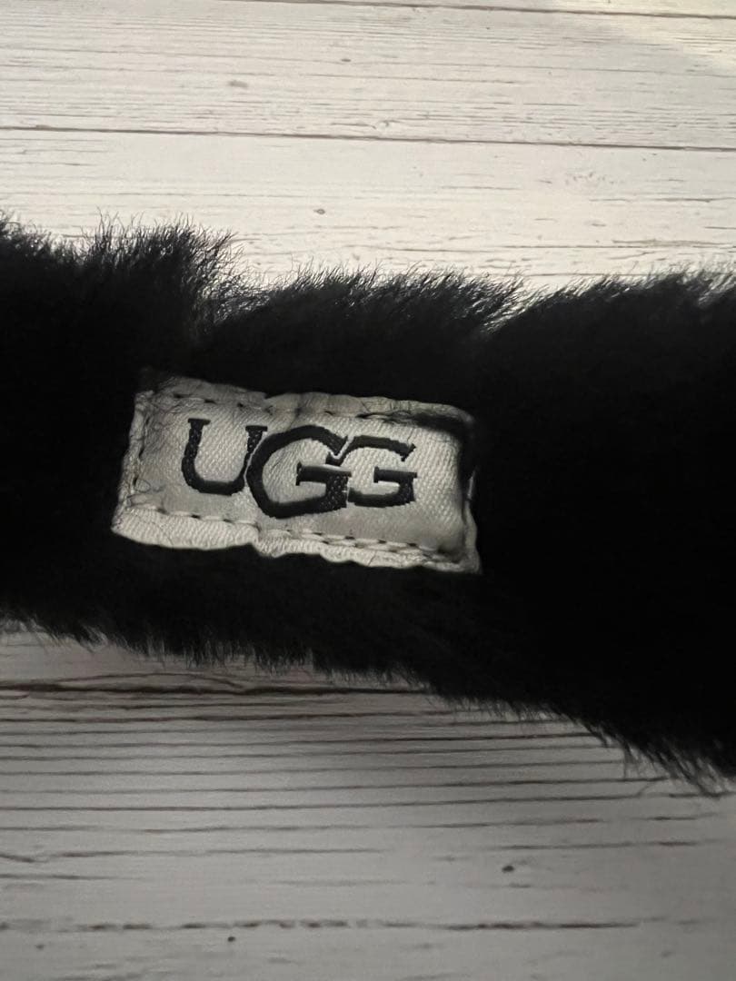 UGG ファー イヤーマフ　新品未使用　ブラック　箱あり