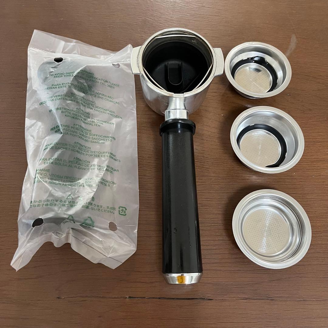 デロンギ　エスプレッソマシン DeLonghi ECP3220J-W ホワイト