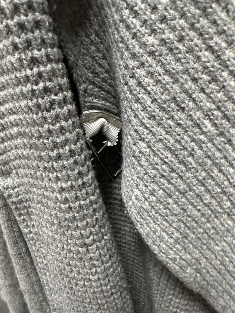 値下げ！【人気】sacai サカイ　リブ編み袖のグレーアイボリーコート　サイズ2