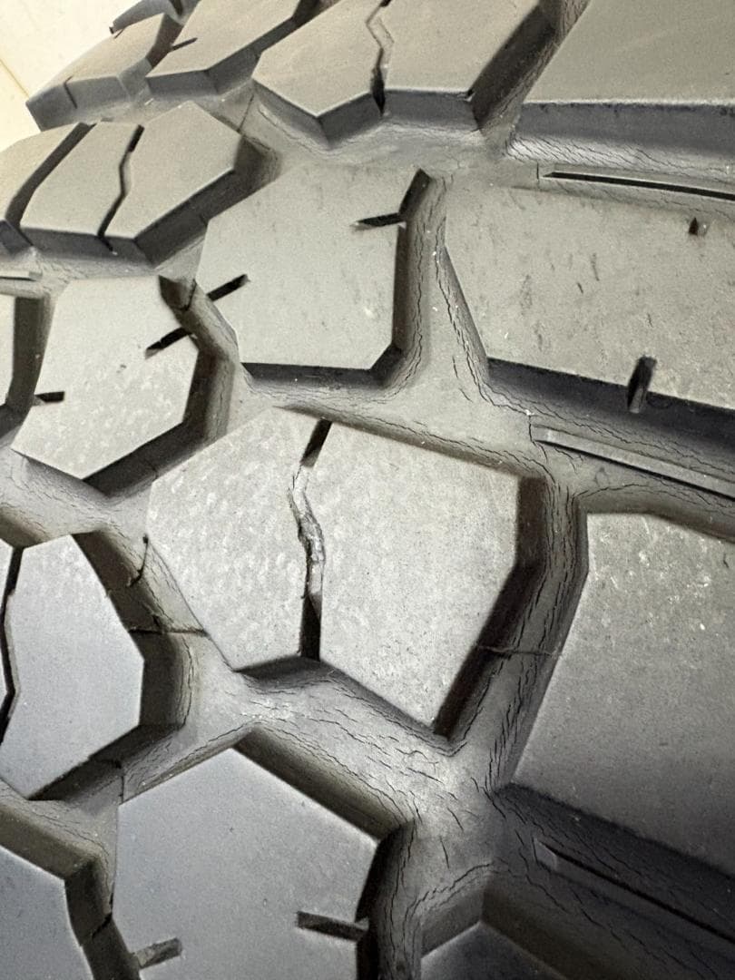 【訳あり特価】BFグッドリッチ マッドテレーン KM2 285/75R16 4本