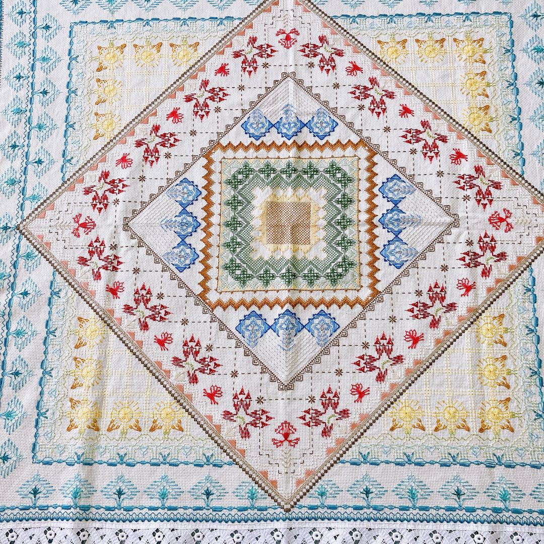 戸塚刺繍　テーブルクロス　テーブルセンター