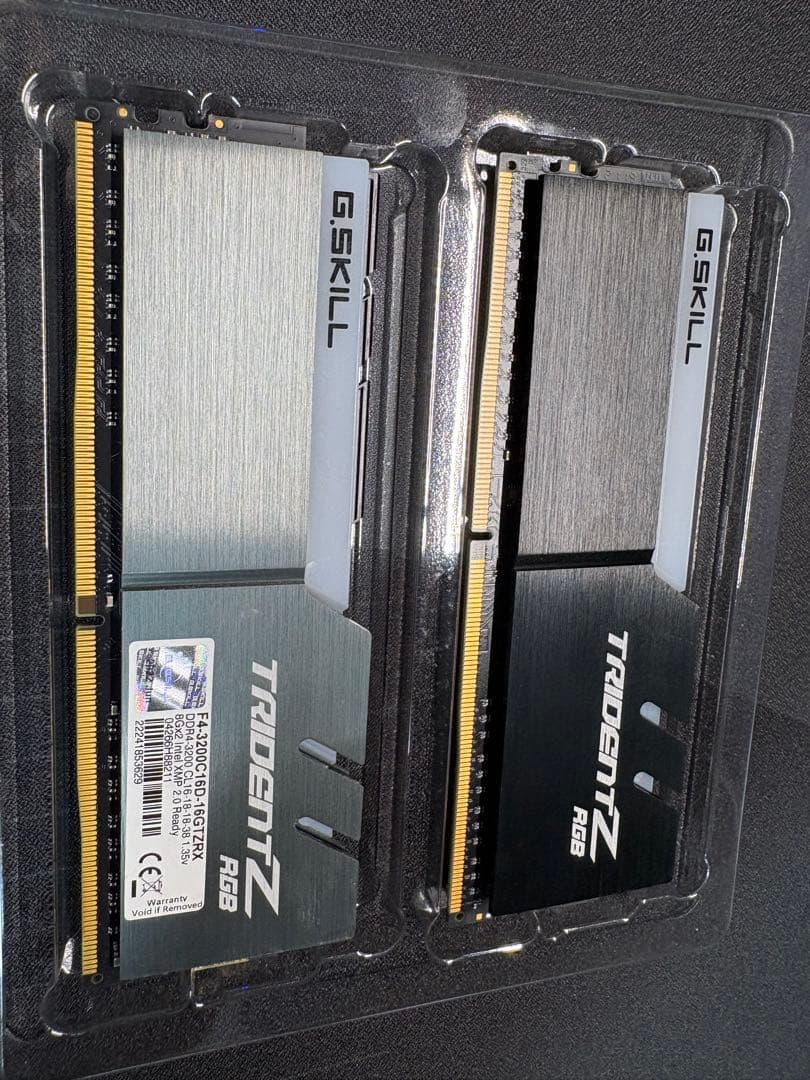 メモリー G.SKILL TridentZ RGB DDR4-3200C 16GB