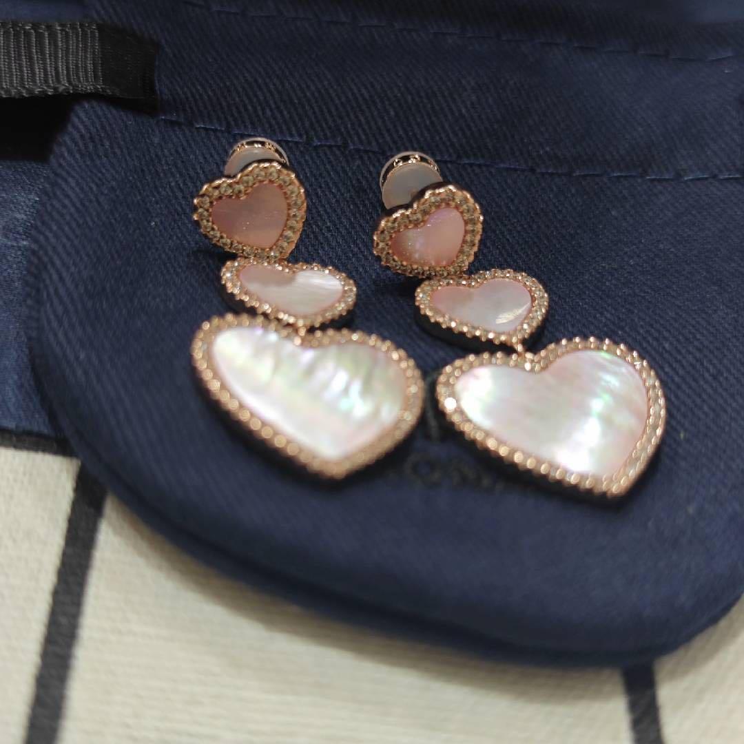 apm MONACO ハート型ピアス ギフトボックス付き