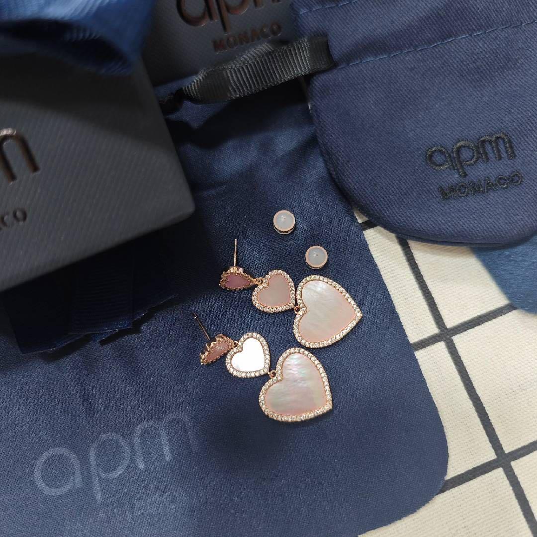 apm MONACO ハート型ピアス ギフトボックス付き