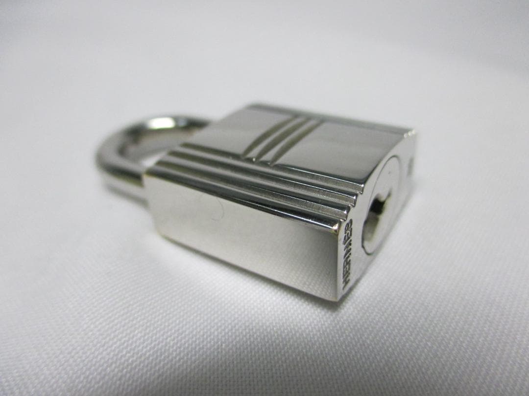 超美品 HERMES エルメス カデナ シルバー 鍵 南京錠 110 カギ