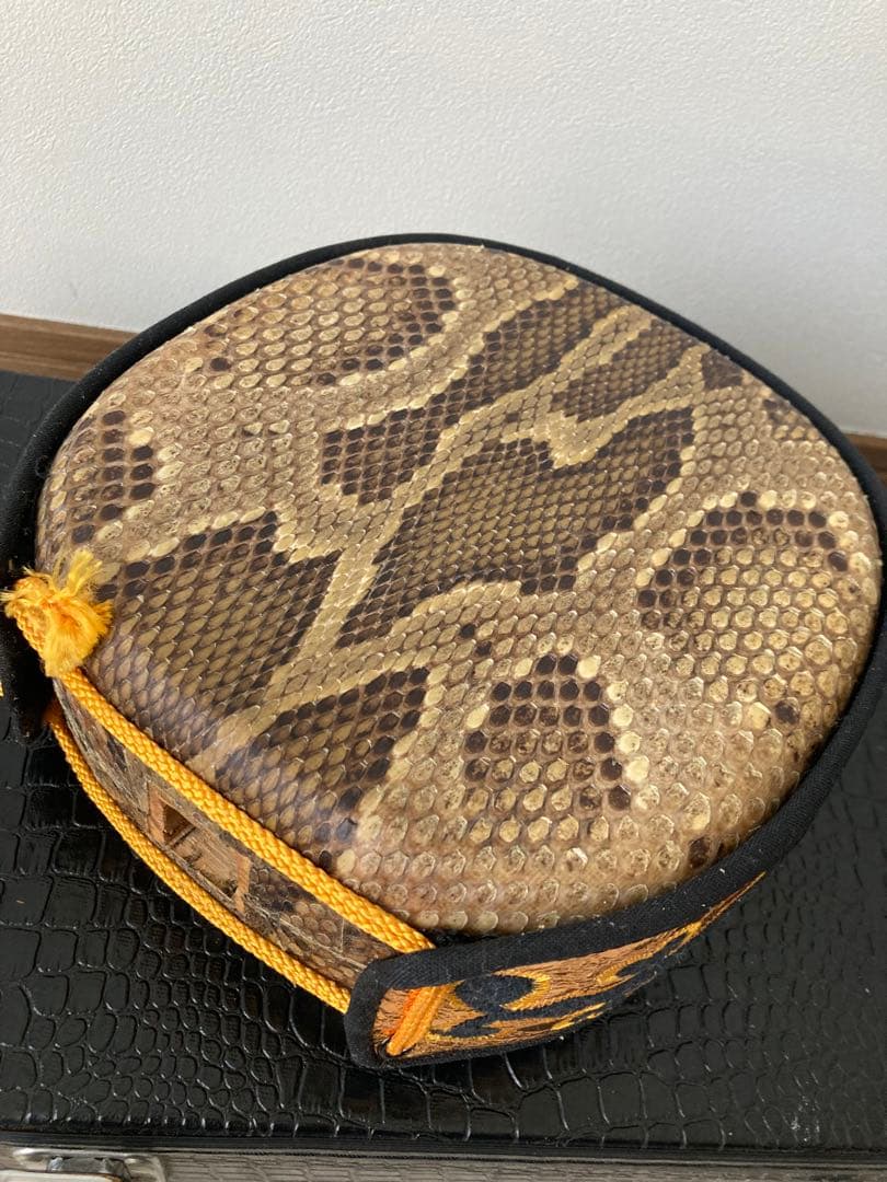 沖縄三味線　蛇皮　ケース付き　三板　工工四集