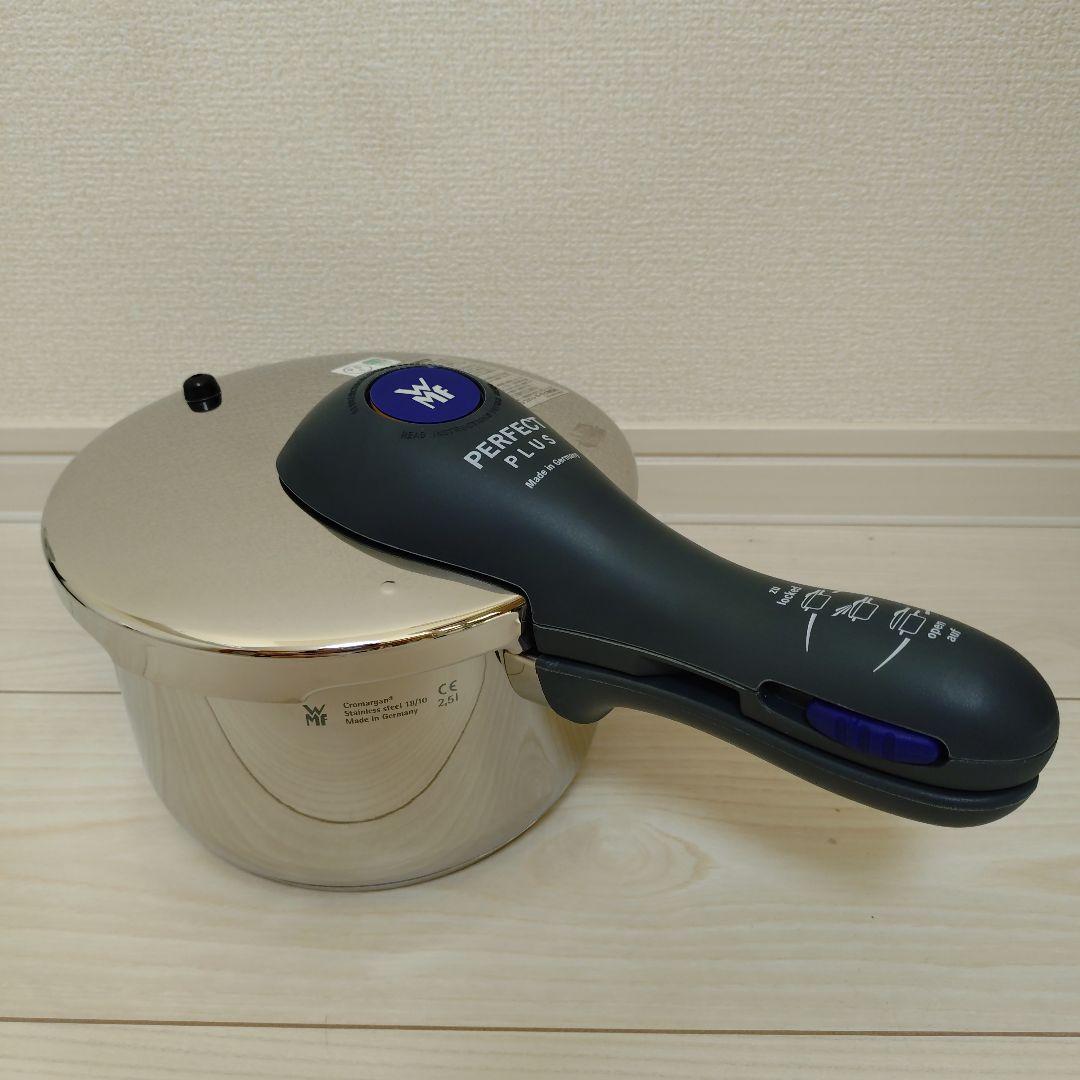 WMF Perfect Plus 2.5 圧力鍋(蒸し器,ガラス蓋,レシピ本付）