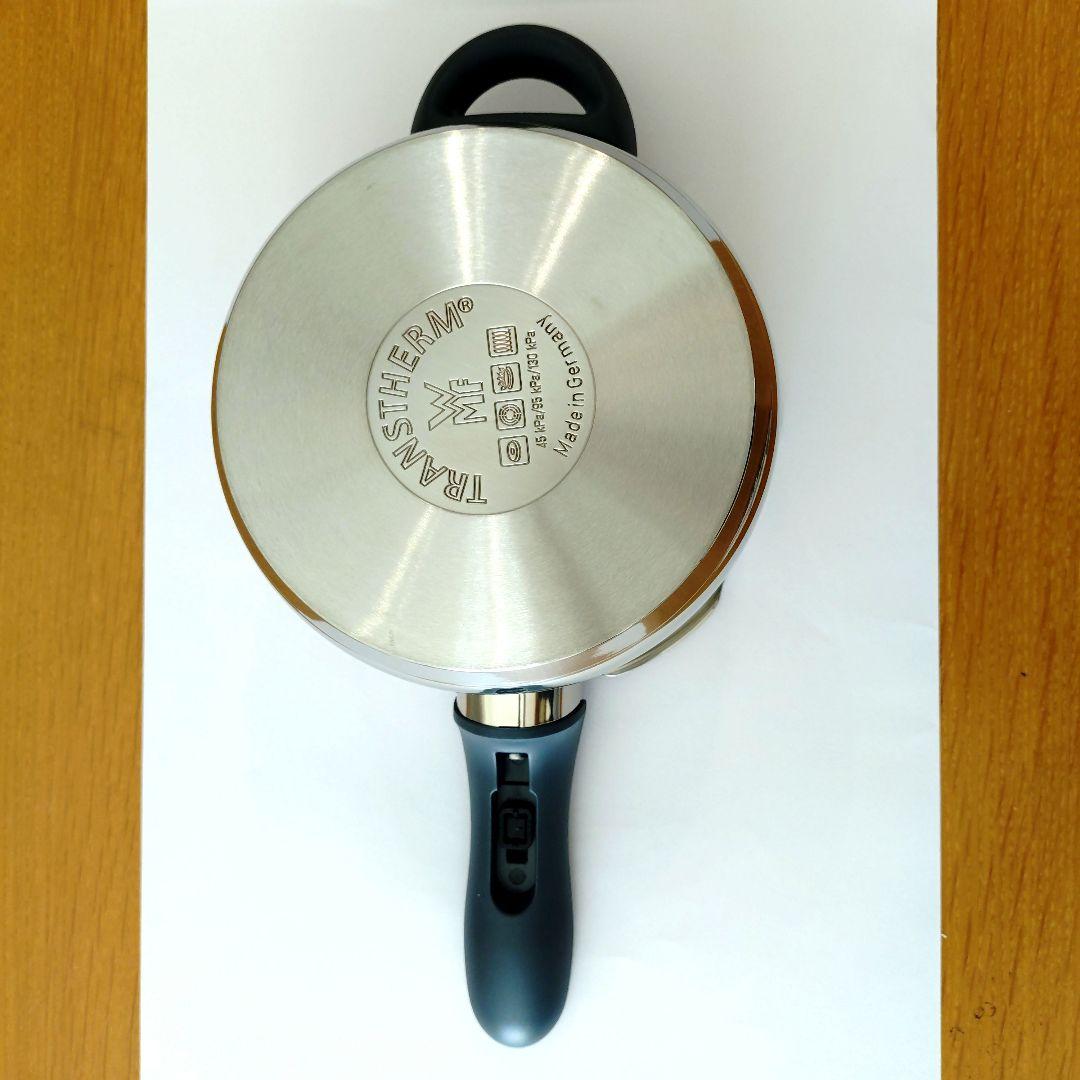 WMF Perfect Plus 2.5 圧力鍋(蒸し器,ガラス蓋,レシピ本付）