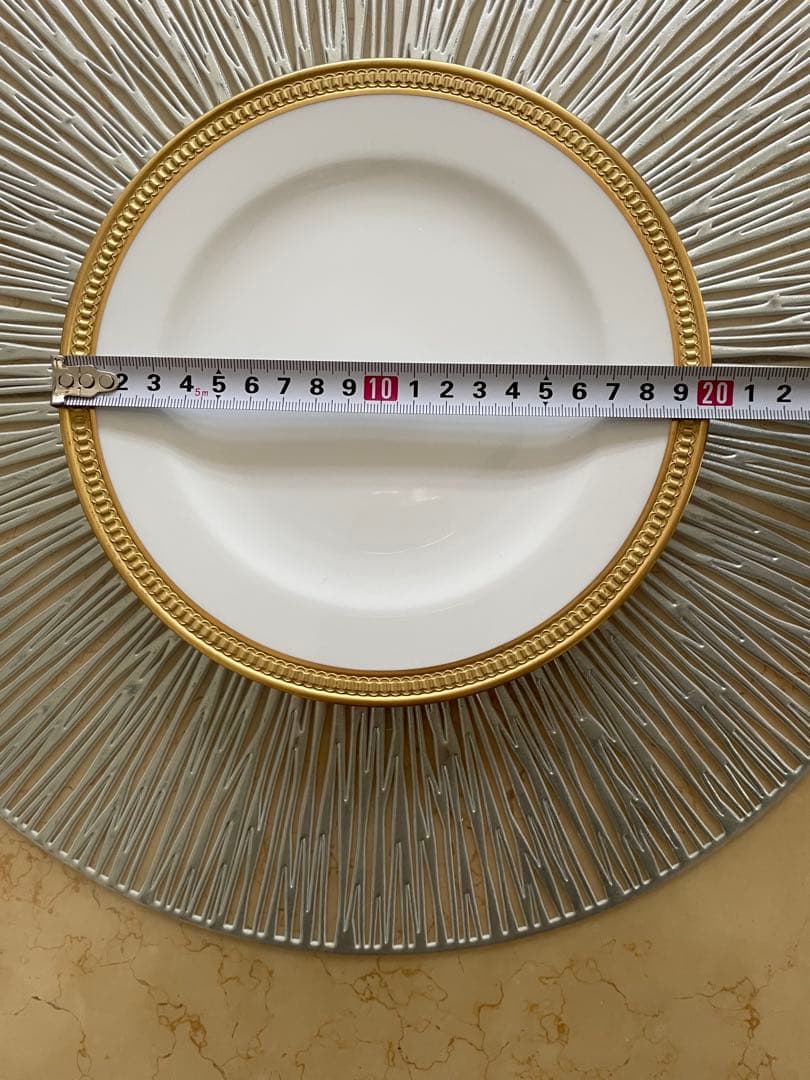 大倉陶園クラウンエンボスプレート ゴールド縁取り 約20cm