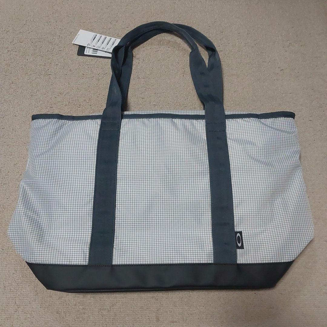 Oakley　FOS901984　ENHANCE LT TOTE WHITE