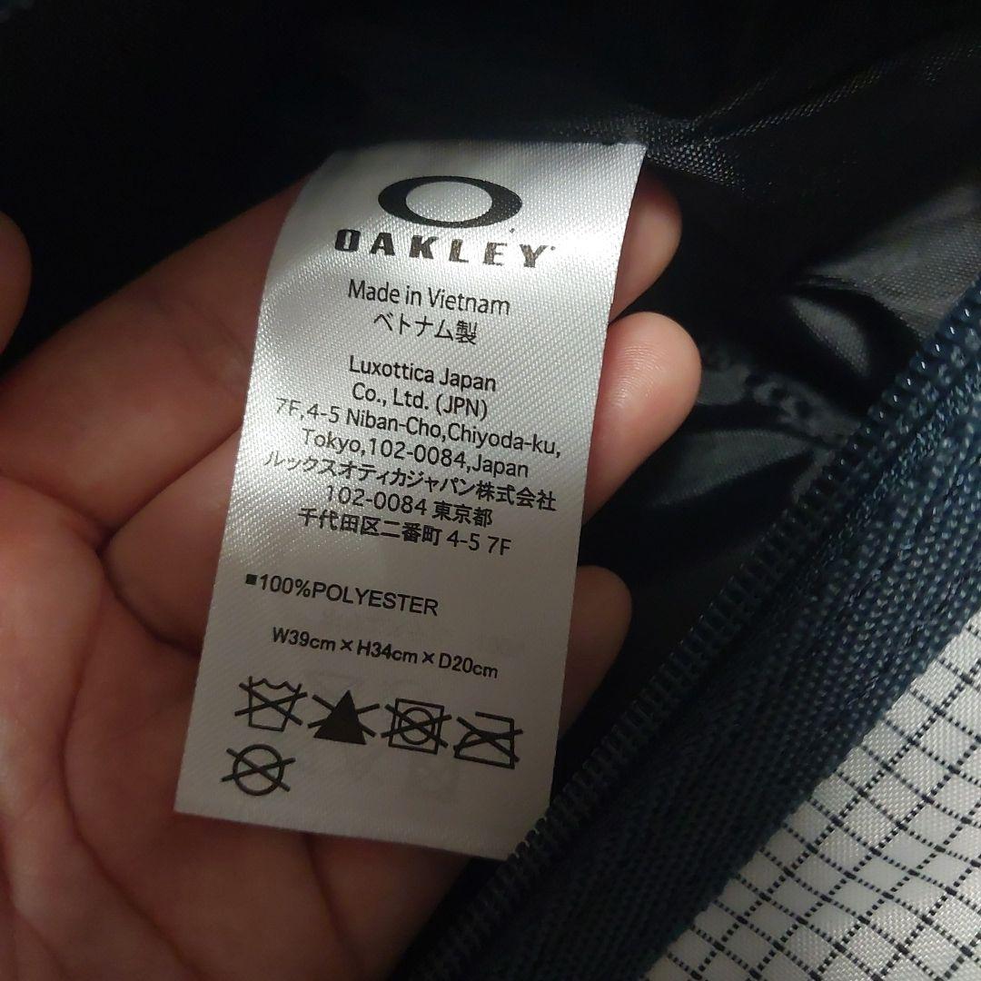 Oakley　FOS901984　ENHANCE LT TOTE WHITE