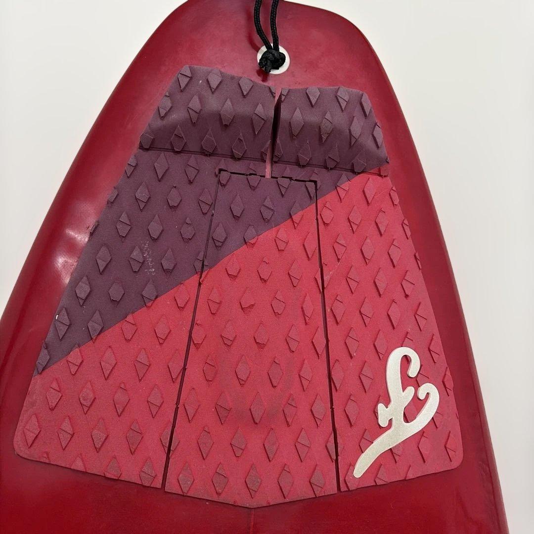 ショートボード 赤と白のグラデーション　小川和久