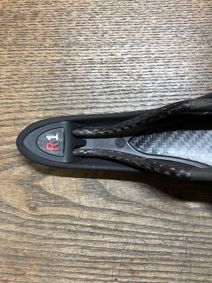 ■fi'zi:k：ALIANTE R1 サドル