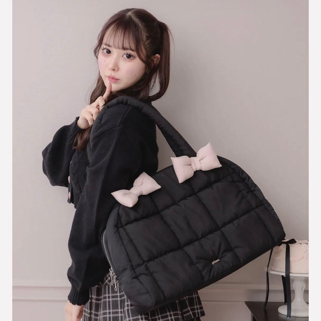 pium ピウム ボリュームリボンキャリーオンボストンバッグ 黒