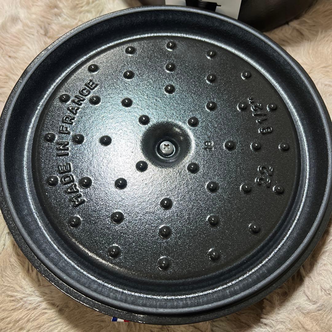 【新品】staub ストウブ 「ピコ ココット ラウンド ブラック 22cm」