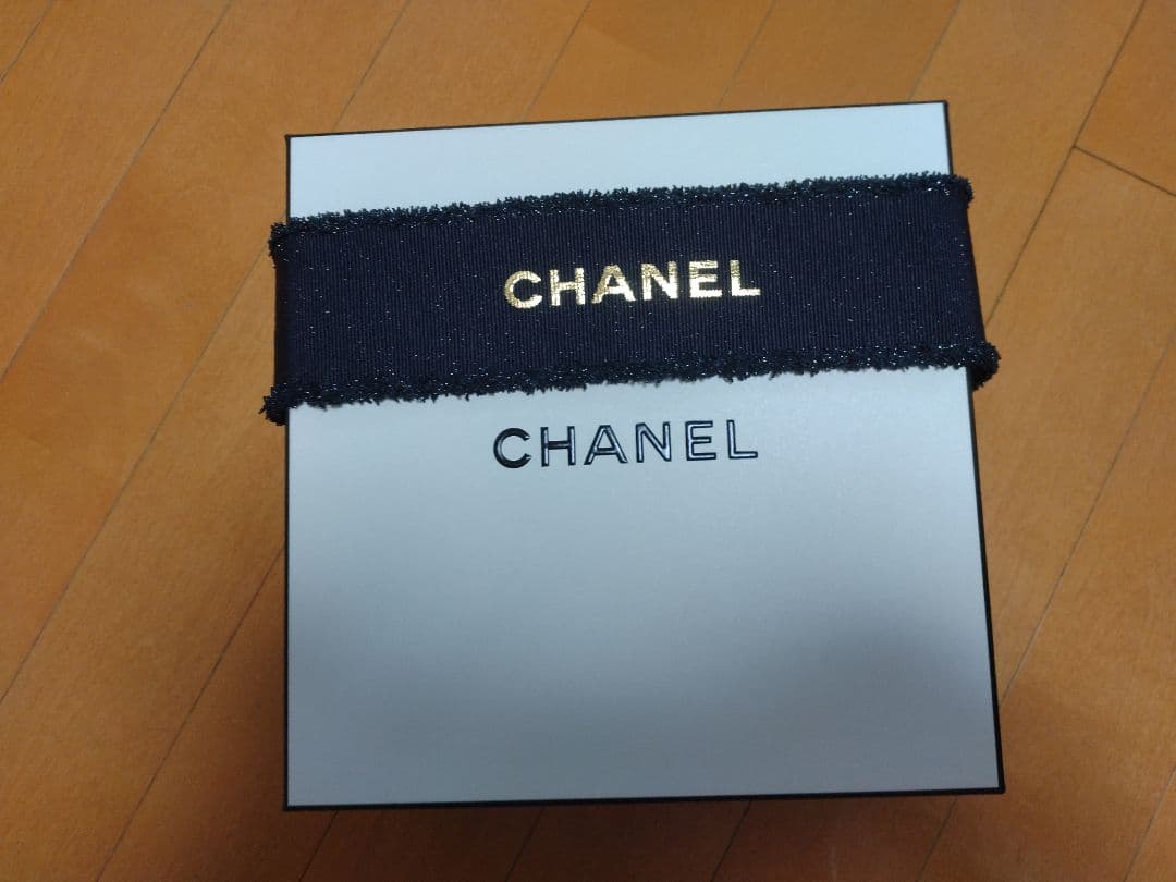 CHANEL ホリデー2025ポーチ　巾着　チャーム付きサンプル　3点セット