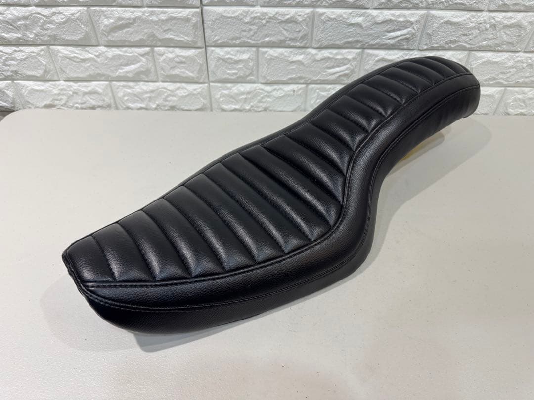 イージーライダース　スポーツスター　ハーレー　XL 883 コブラ　シート