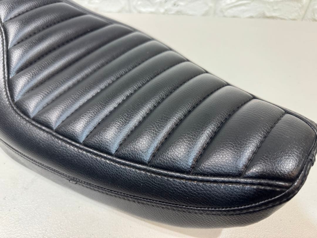 イージーライダース　スポーツスター　ハーレー　XL 883 コブラ　シート