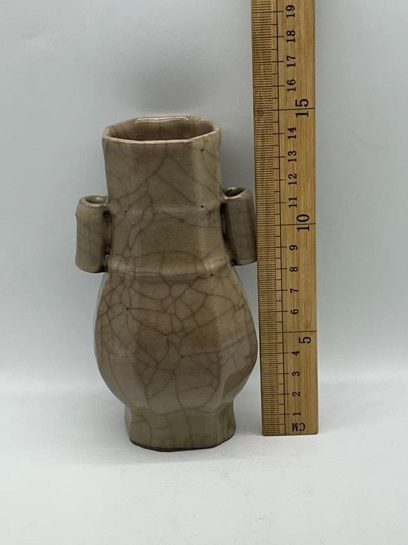 南宋時代 青磁 南宋官窯 米色青磁瓶 貫耳瓶 【旧家蔵出し】希少貴重(A-86)