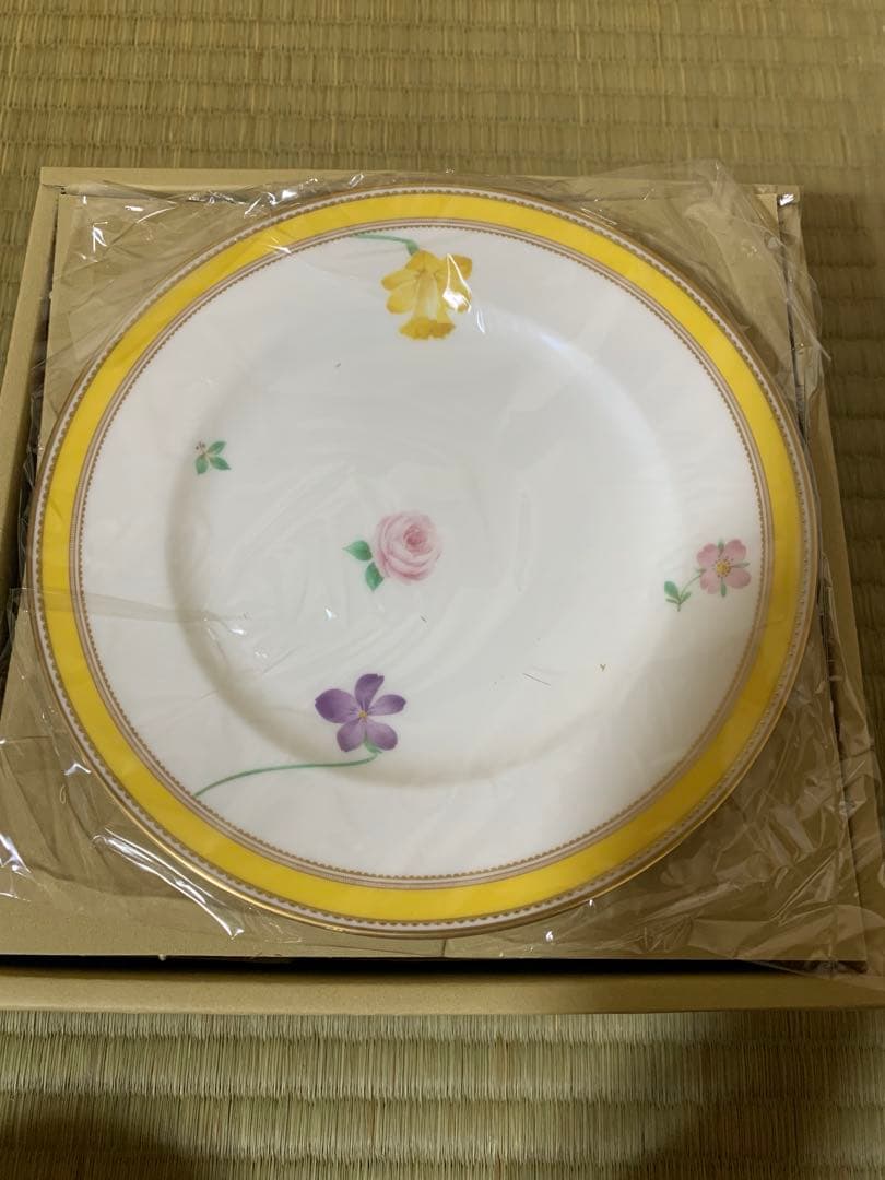 ノリタケ　ヴィヴィットソロボーン　 １８㎝プレート ６枚