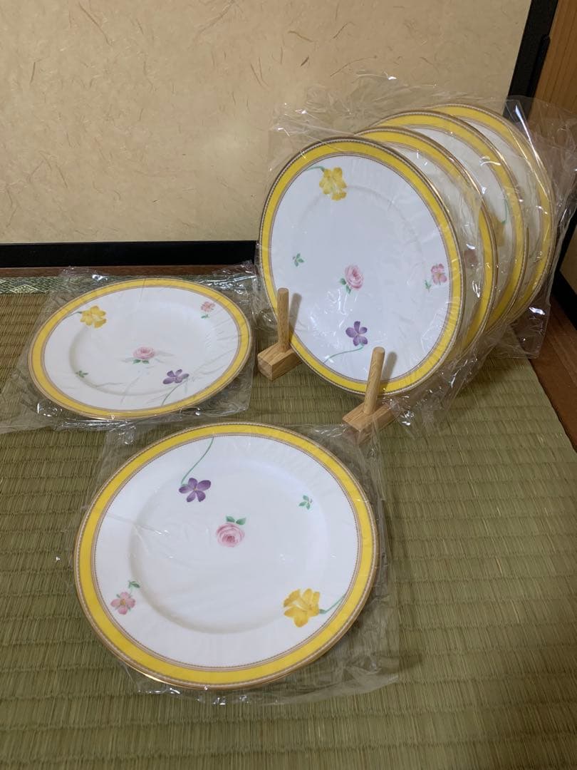 ノリタケ　ヴィヴィットソロボーン　 １８㎝プレート ６枚