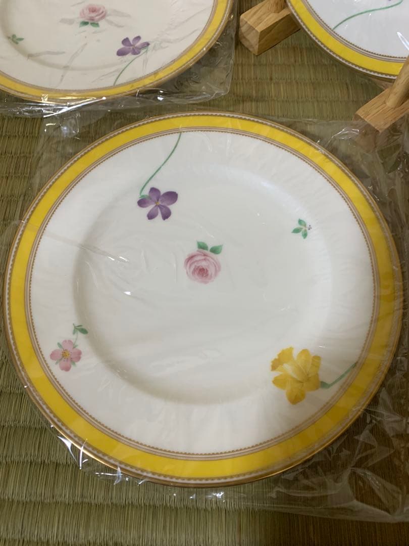 ノリタケ　ヴィヴィットソロボーン　 １８㎝プレート ６枚