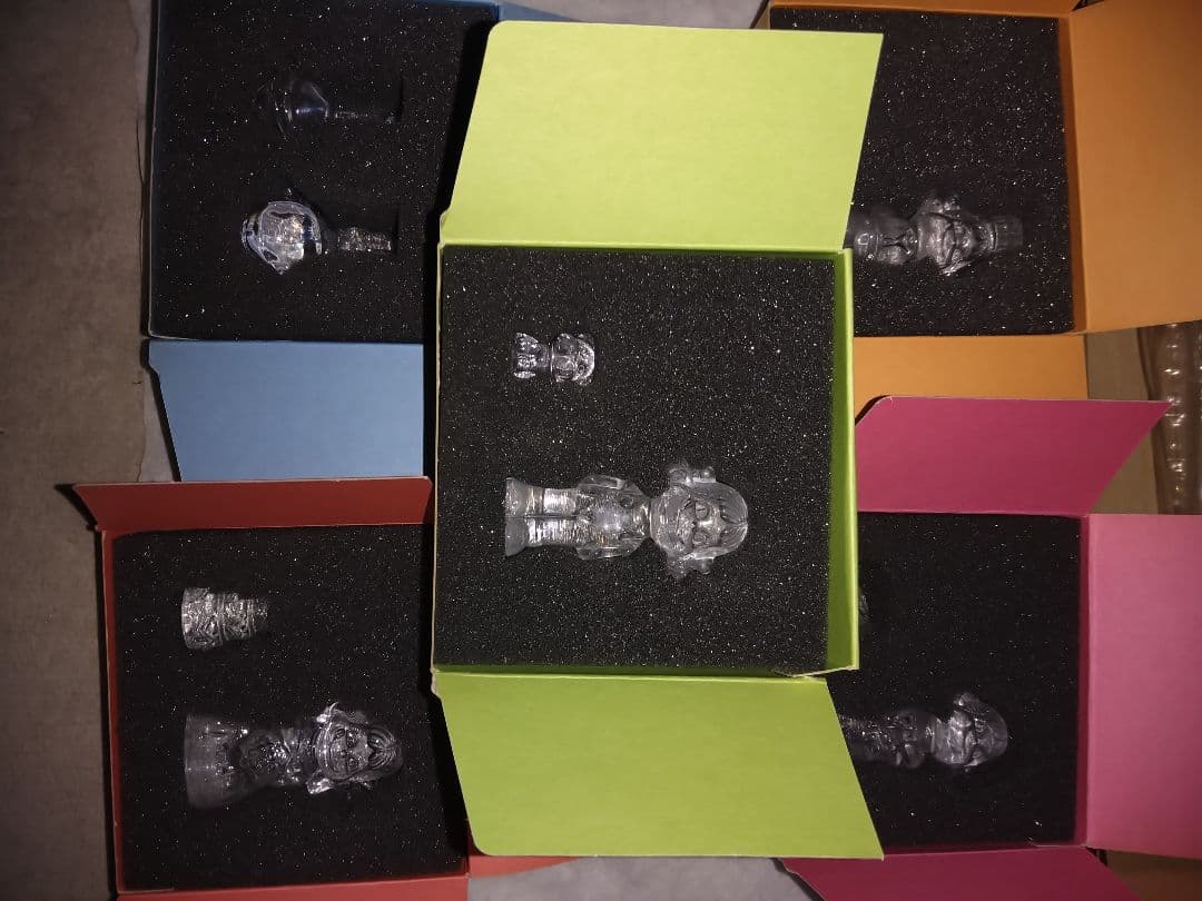 ペコちゃん　不二家　クリスタルペコちゃんコレクション