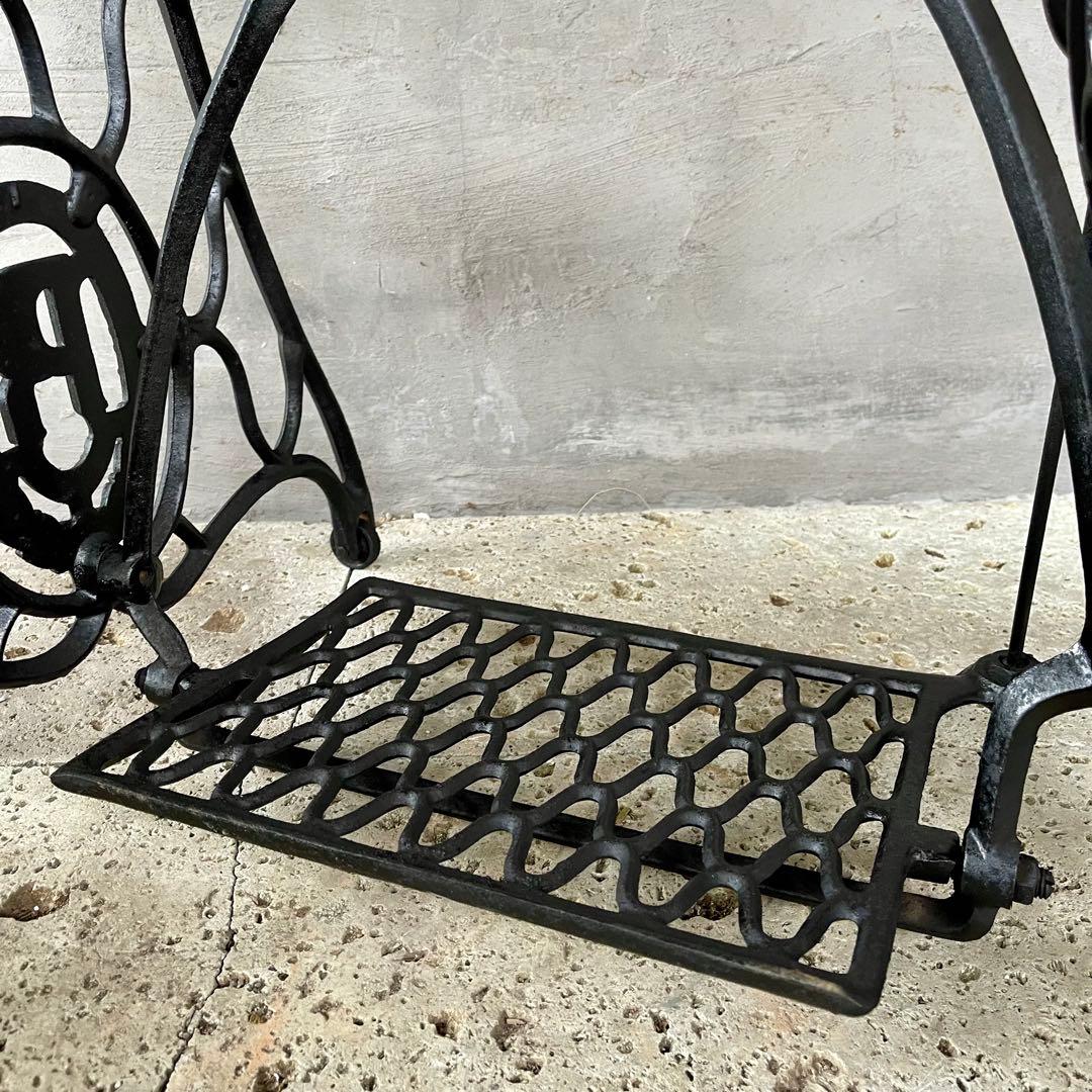 アンティークミシン脚テーブル　【REIKO 】足踏みミシン　網目　レトロ雑貨