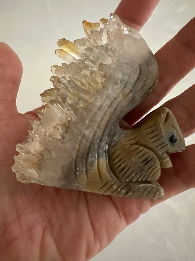 インテリア　水晶リス　カービング　天然石