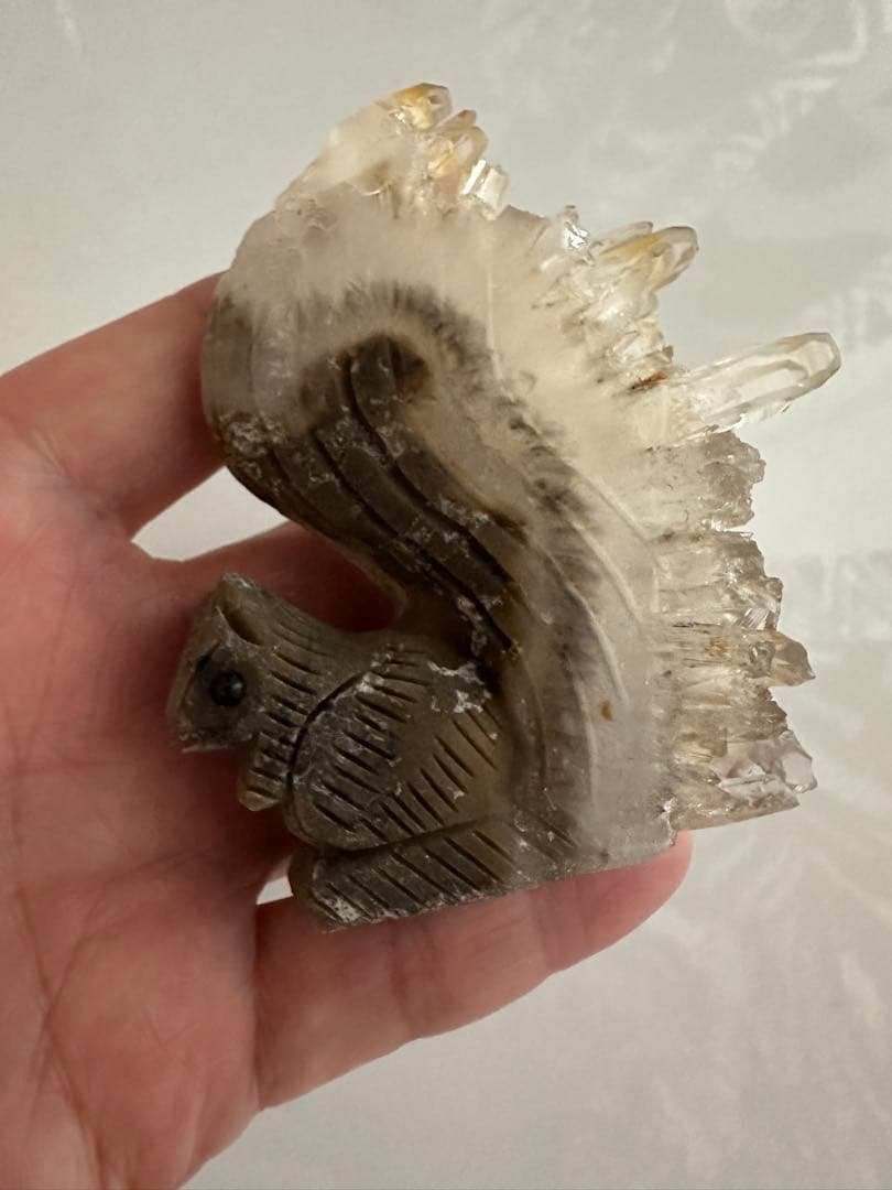 インテリア　水晶リス　カービング　天然石