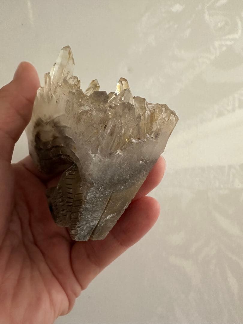 インテリア　水晶リス　カービング　天然石