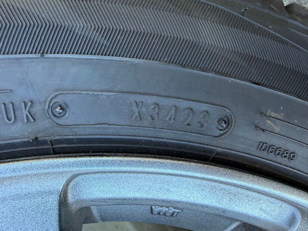 【2023年製】60系プリウス　スタッドレスホイール 4本195/60R17