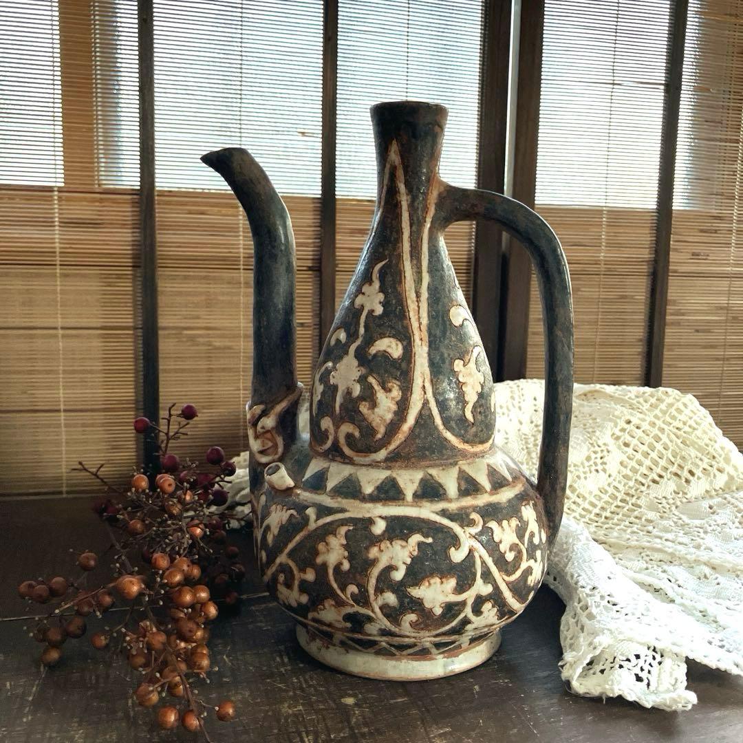 アジア　骨董　水差し　陶器　ヴィンテージ　唐草模様