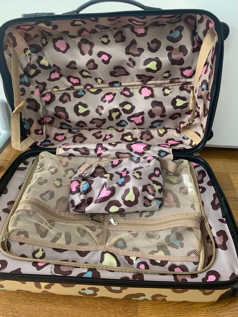 ヒョウ柄 中型キャリーケース