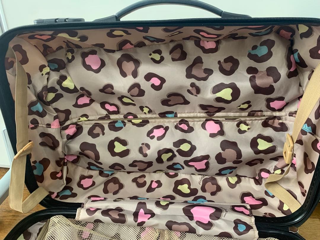 ヒョウ柄 中型キャリーケース