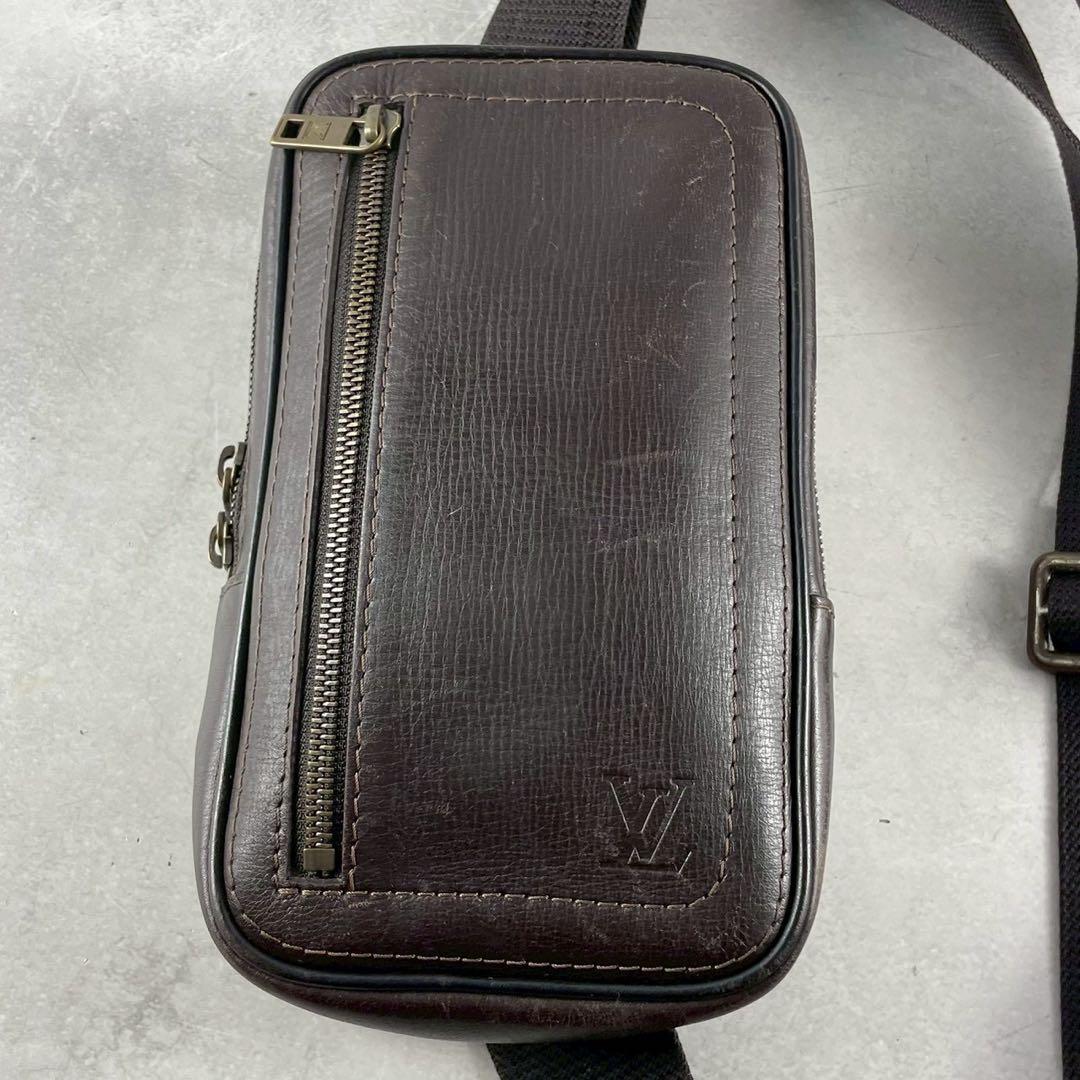 ✨美品✨ルイヴィトン ボディバッグ ユタ スィウ LVロゴ レザー ブラウン