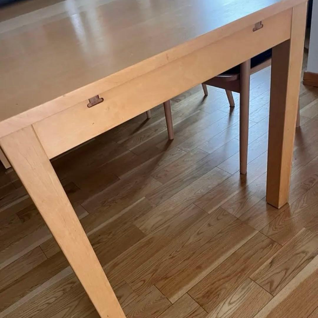 IKEA ビュースタ　BJURSTA 伸長式ダイニングテーブル