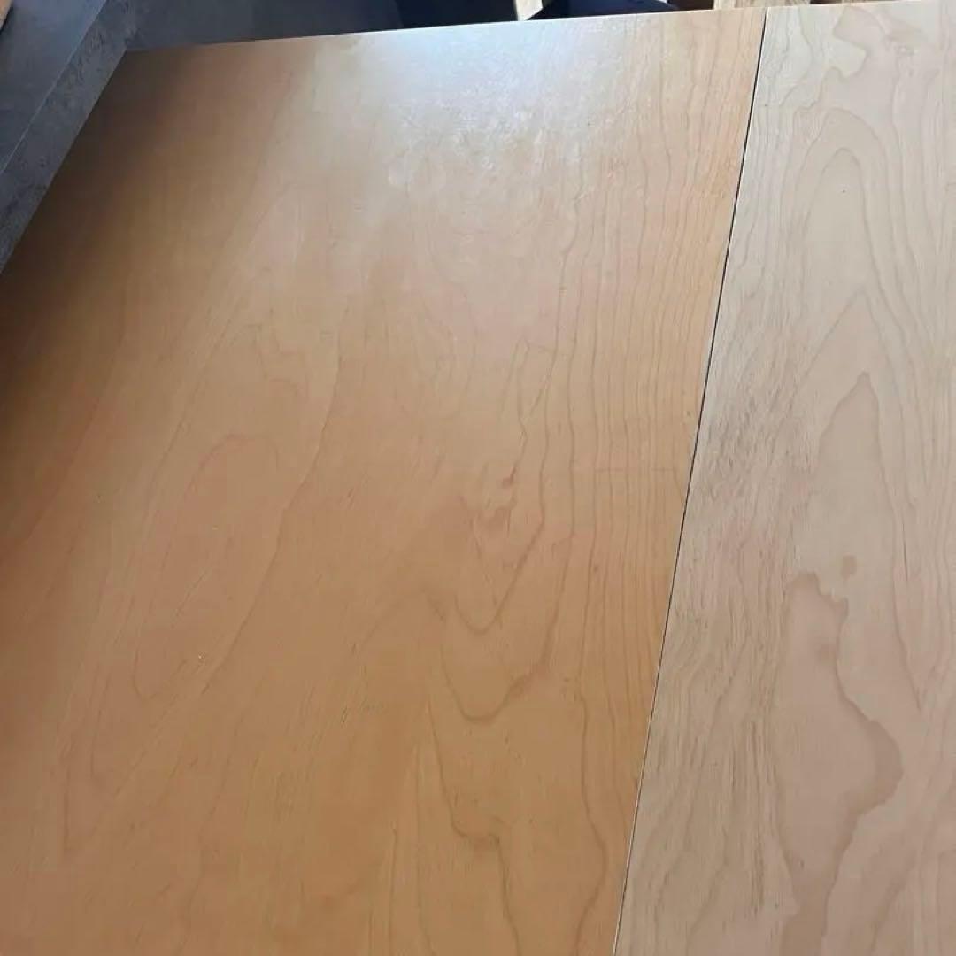 IKEA ビュースタ　BJURSTA 伸長式ダイニングテーブル