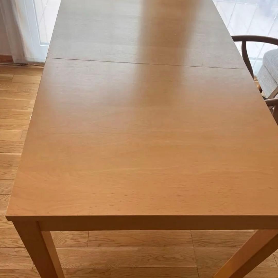 IKEA ビュースタ　BJURSTA 伸長式ダイニングテーブル