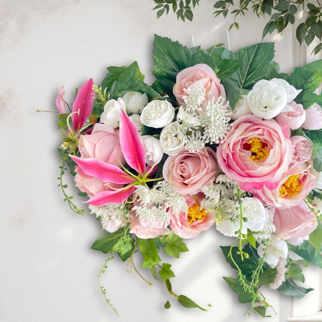 ブロッサムリース アーチ型フラワーリース ピンクの薔薇のリース