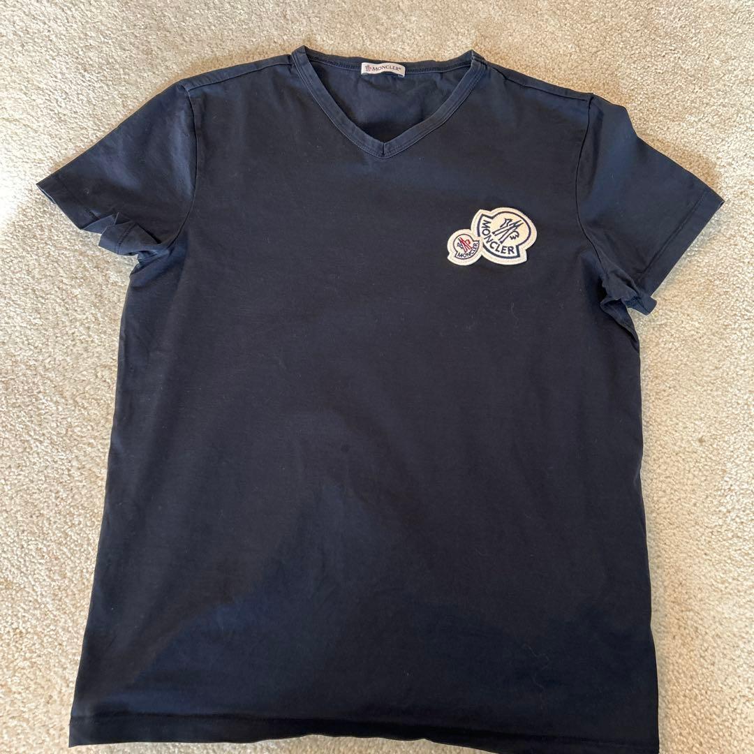 MONCLER 黒Vネック Tシャツ